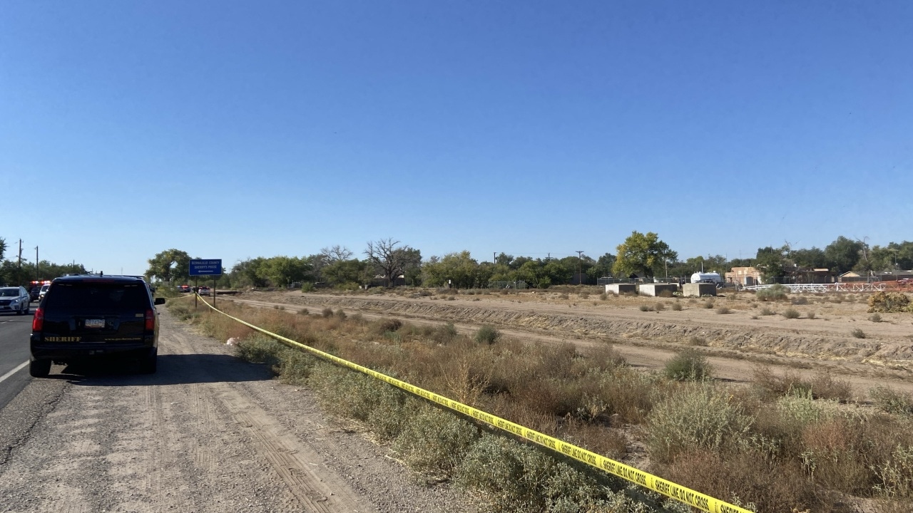 Hot air balloon knocks over radio tower near Balloon Fiesta Park